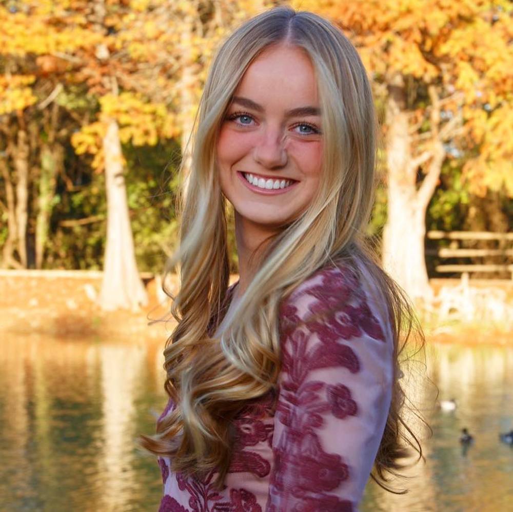 Meet your Posher, Olivia